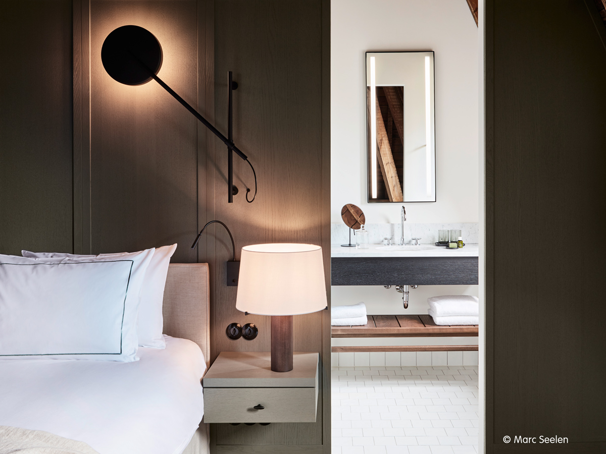 Zimmer im Hotel August mit Design von Vincent Van Duysen Zimmer im Hotel August mit Design von Vincent Van Duysen